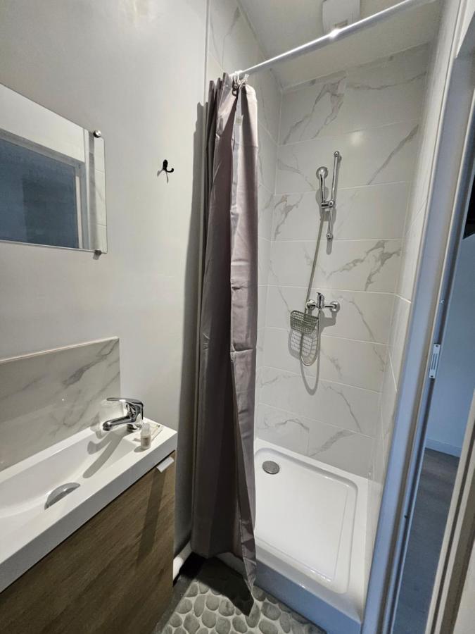 Agreable Studio De 16M2 Sans Kitchenette Neuilly-sur-Marne Extérieur photo